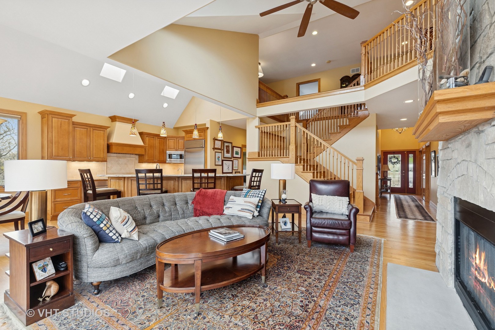 6107 Lake Shore Drive
