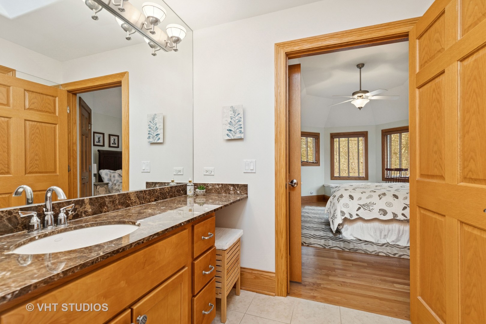 6107 Lake Shore Drive