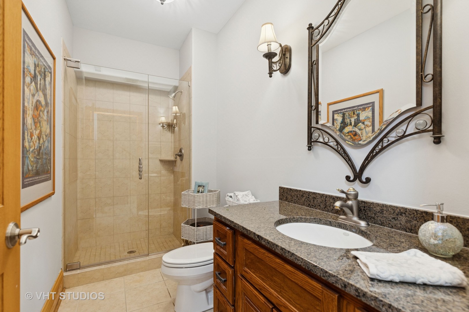 6107 Lake Shore Drive