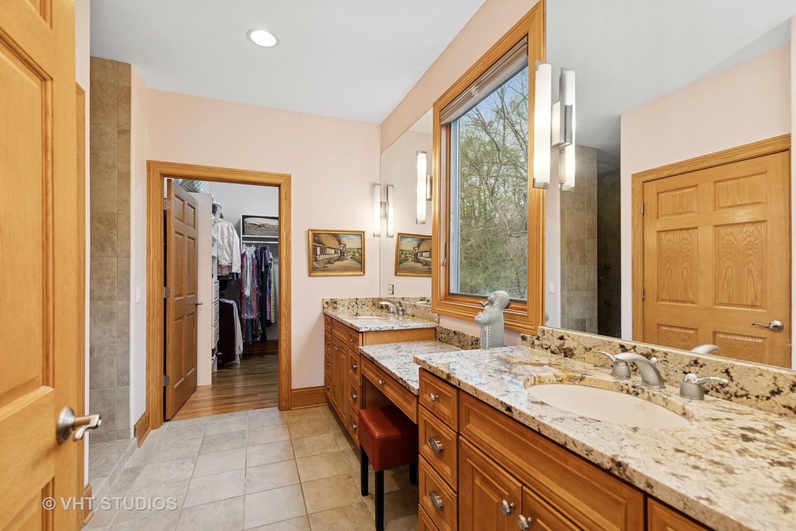 6107 Lake Shore Drive