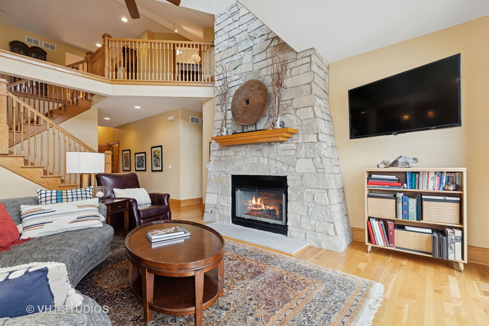 6107 Lake Shore Drive