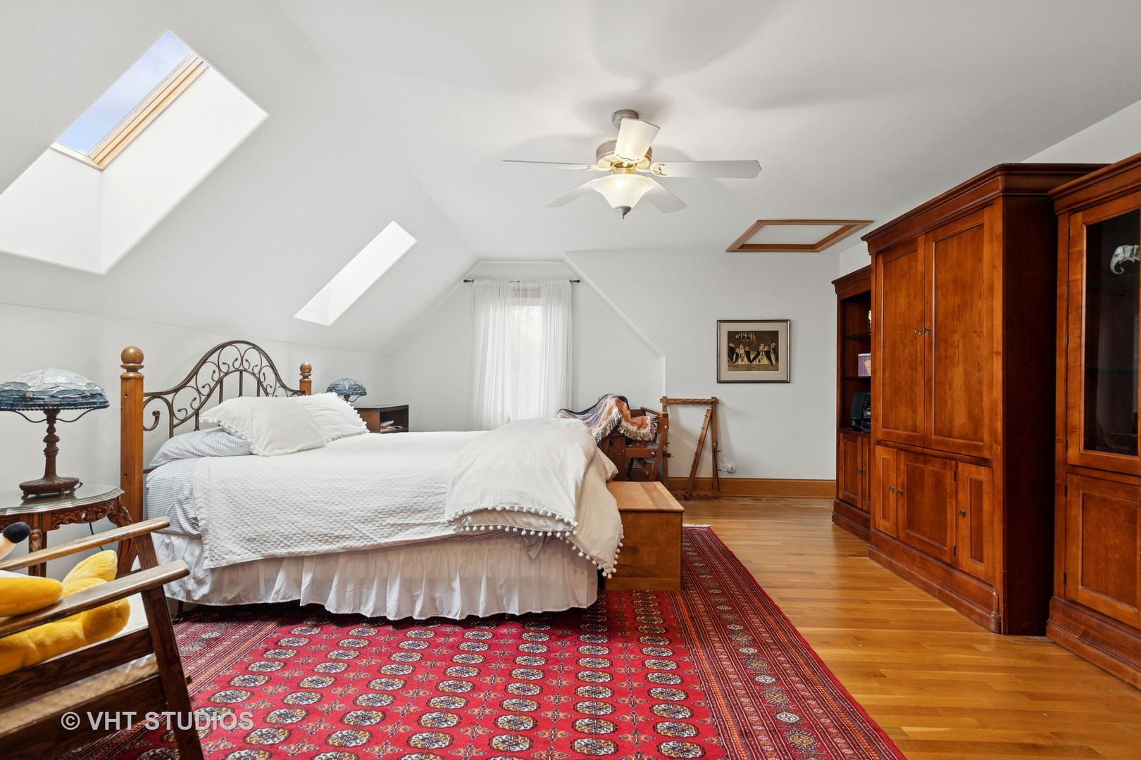 6107 Lake Shore Drive