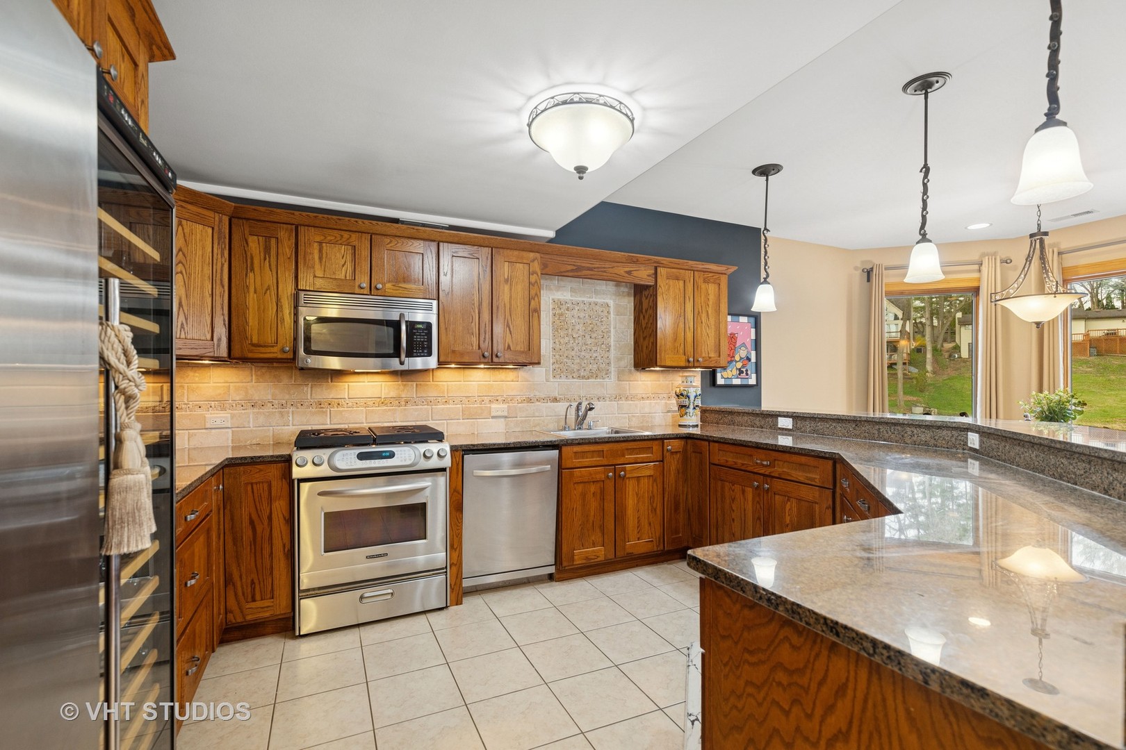 6107 Lake Shore Drive