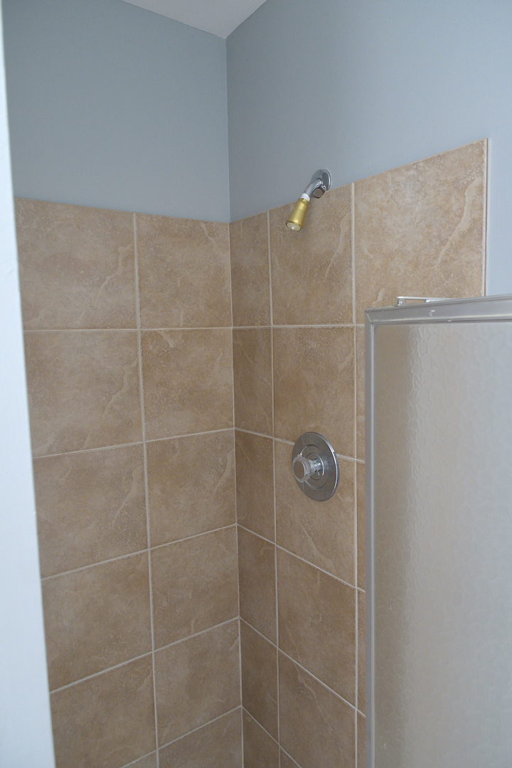 521 Coventry Lane Unit: 16