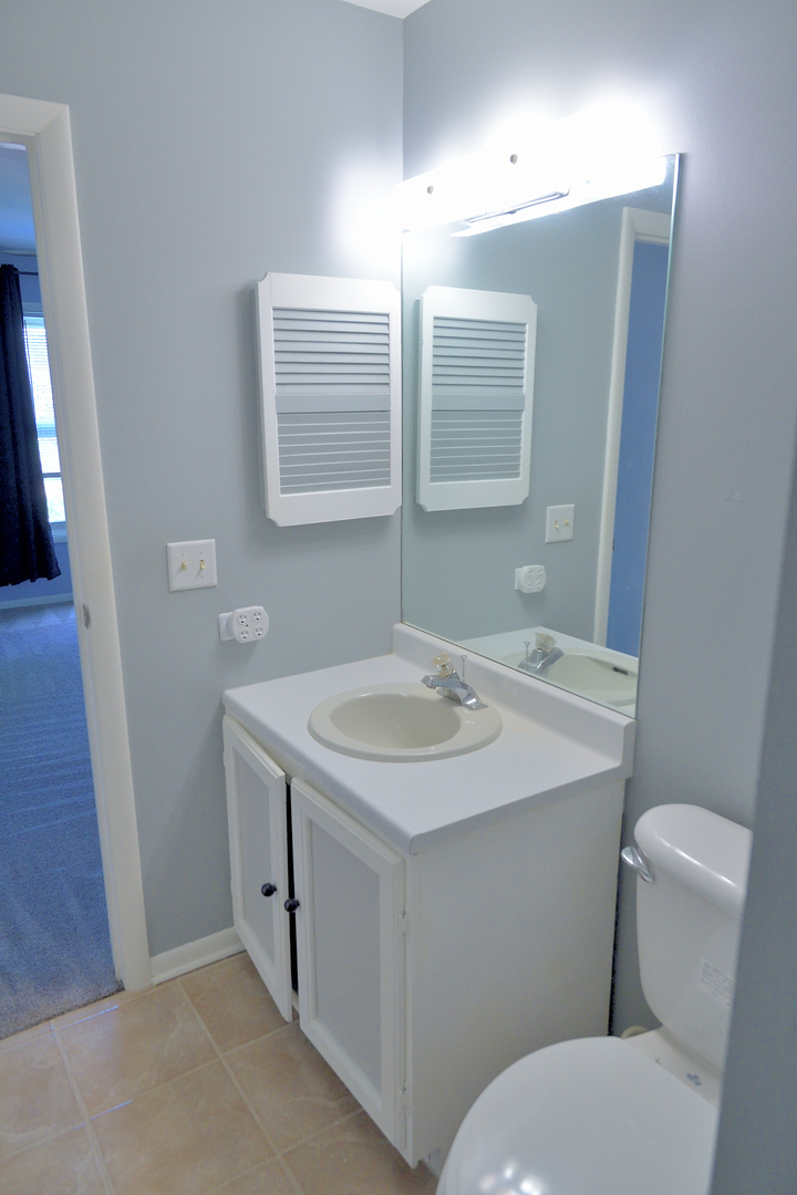521 Coventry Lane Unit: 16