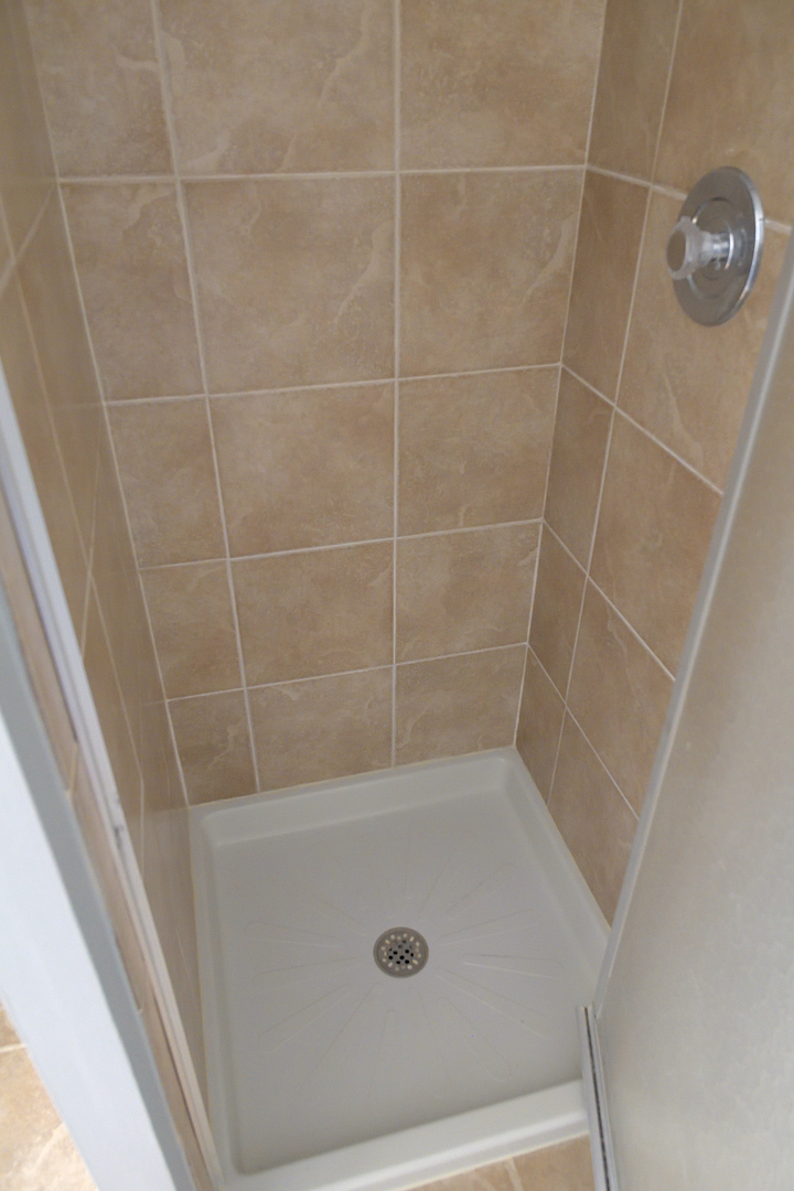 521 Coventry Lane Unit: 16