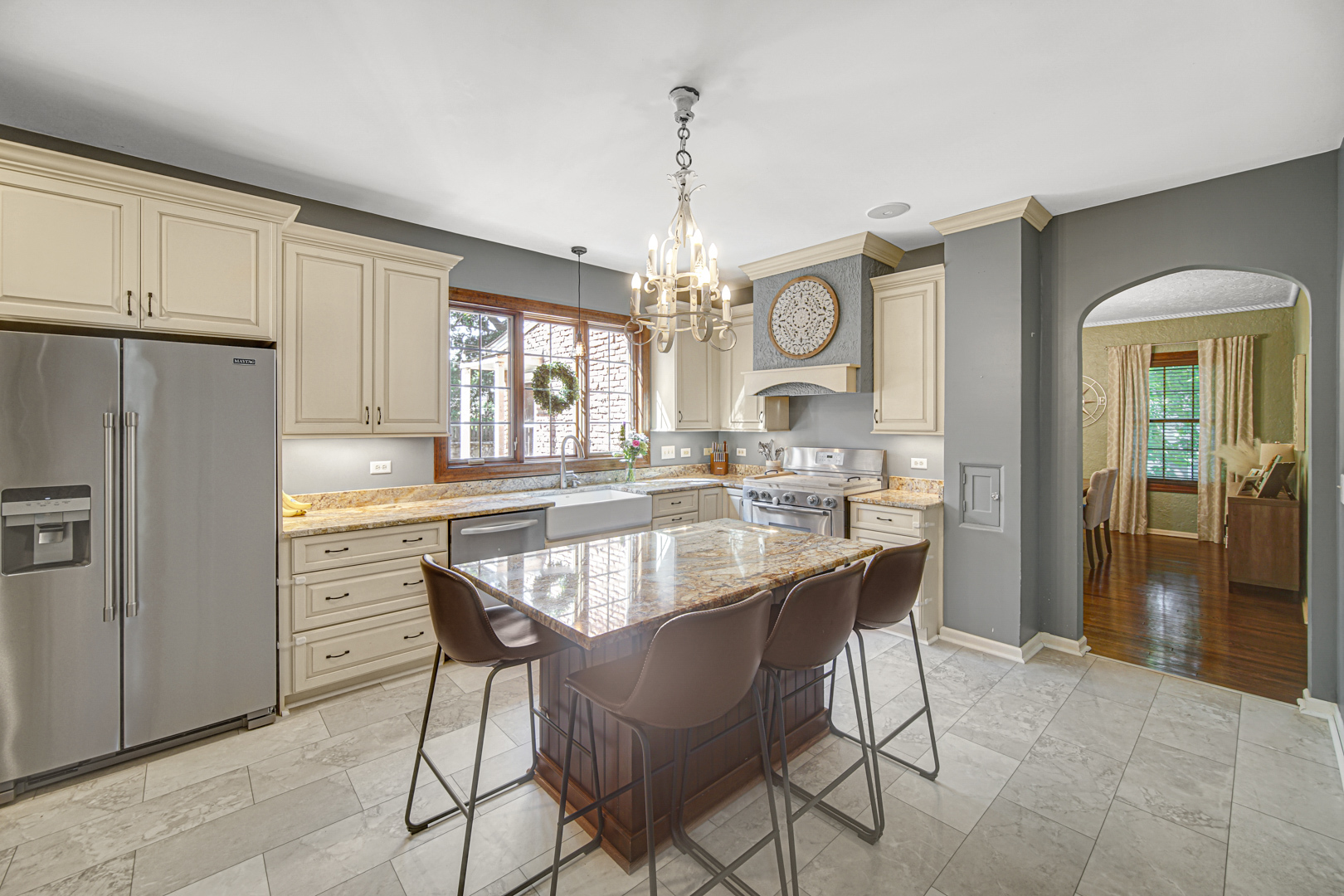 323 W Crystal Lake Avenue