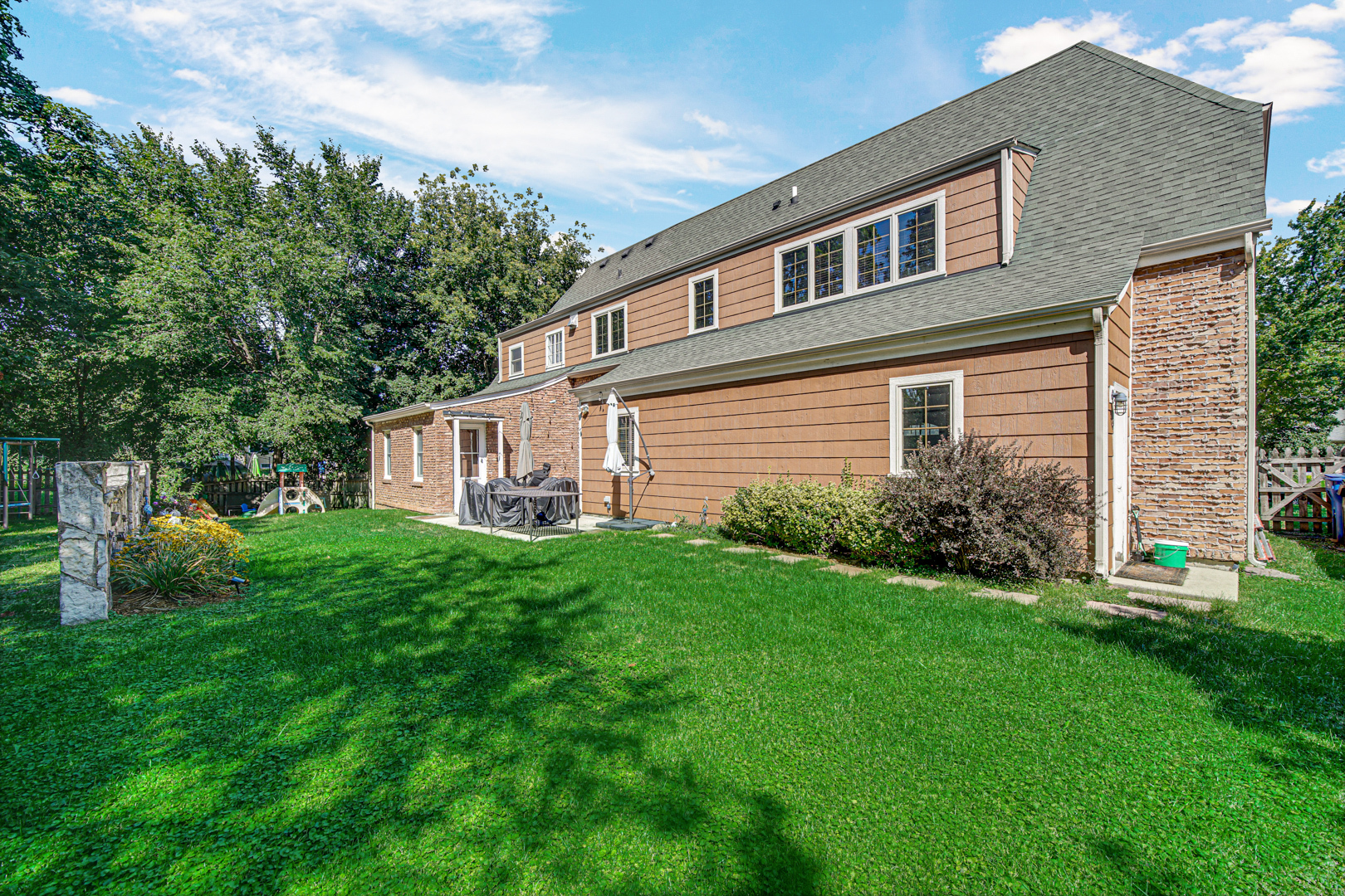 323 W Crystal Lake Avenue