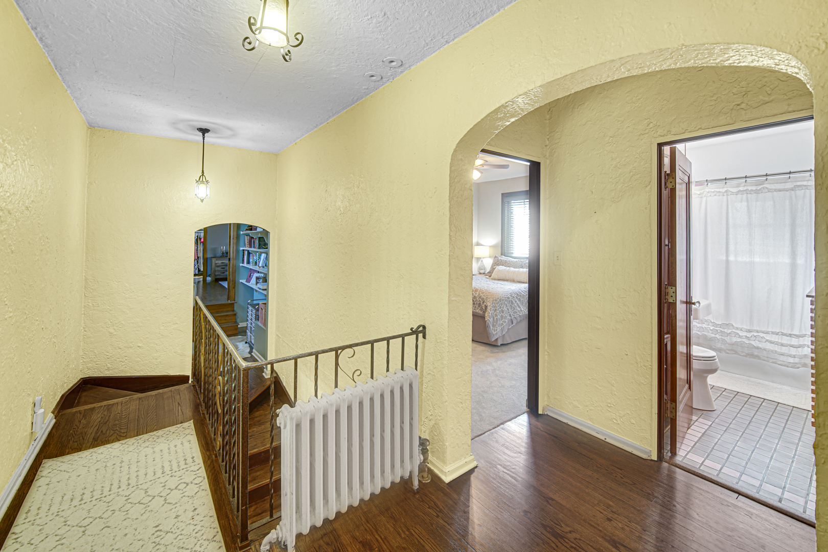 323 W Crystal Lake Avenue