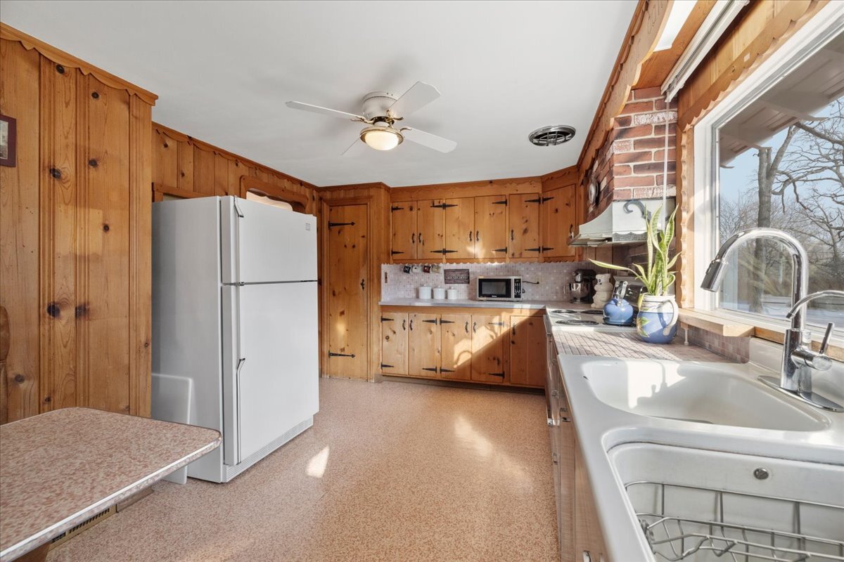 7614 Oakwood Drive