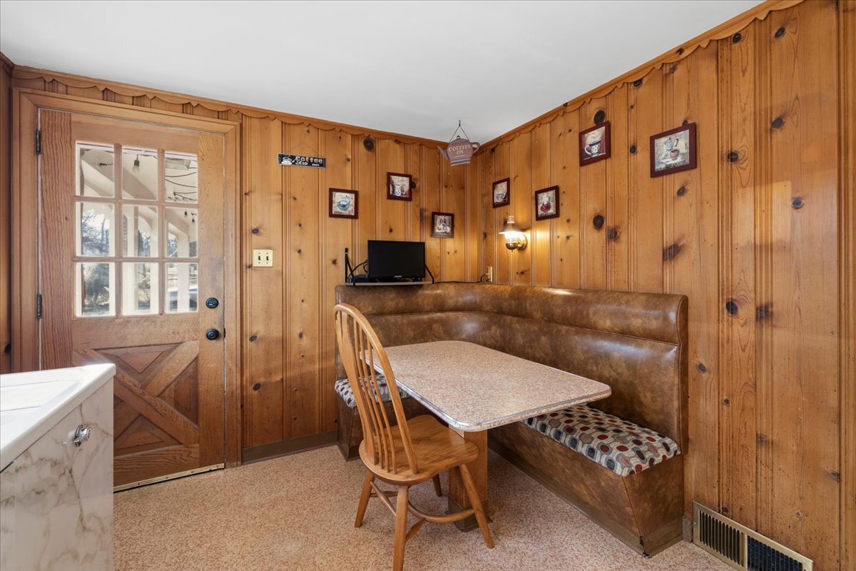 7614 Oakwood Drive