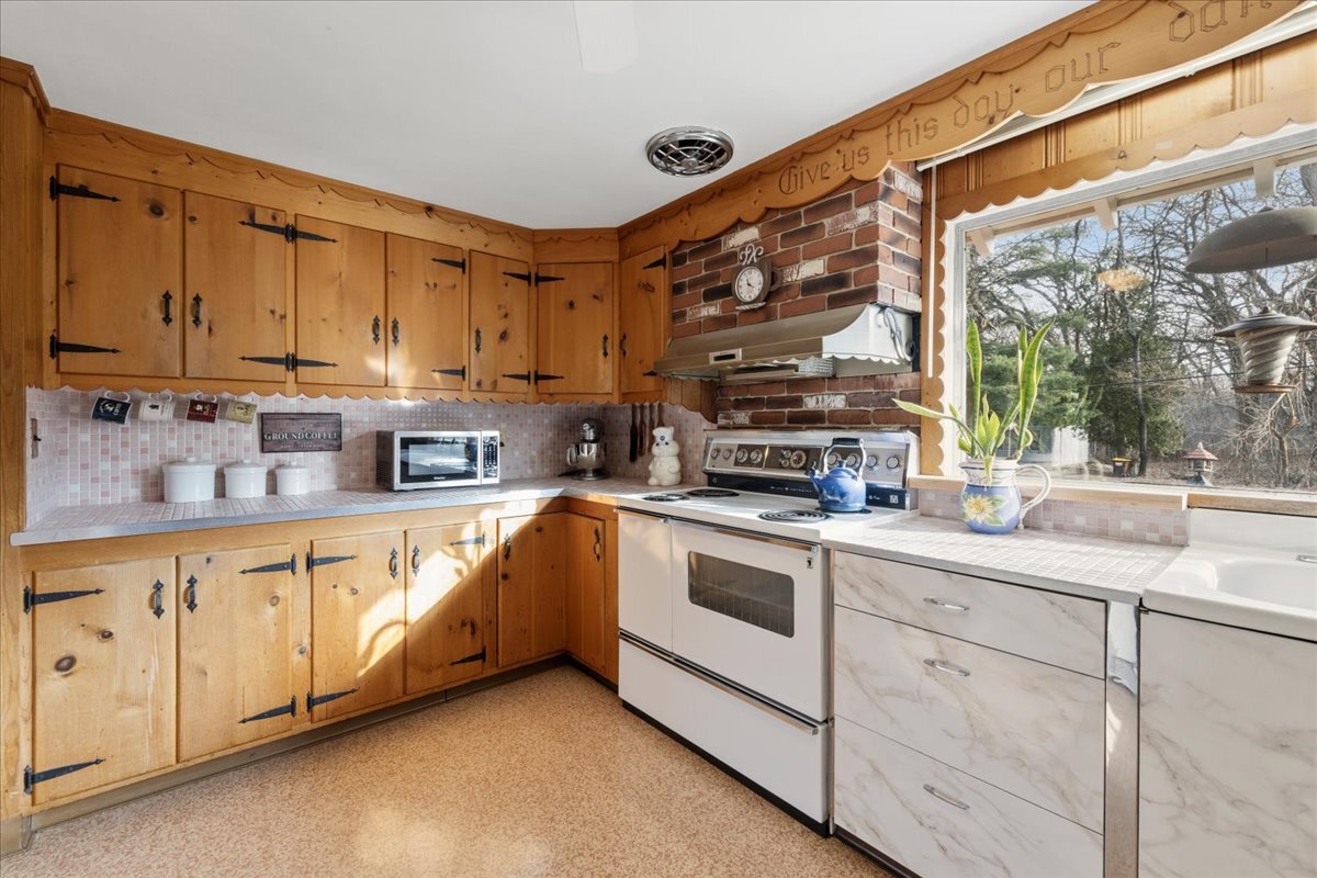 7614 Oakwood Drive