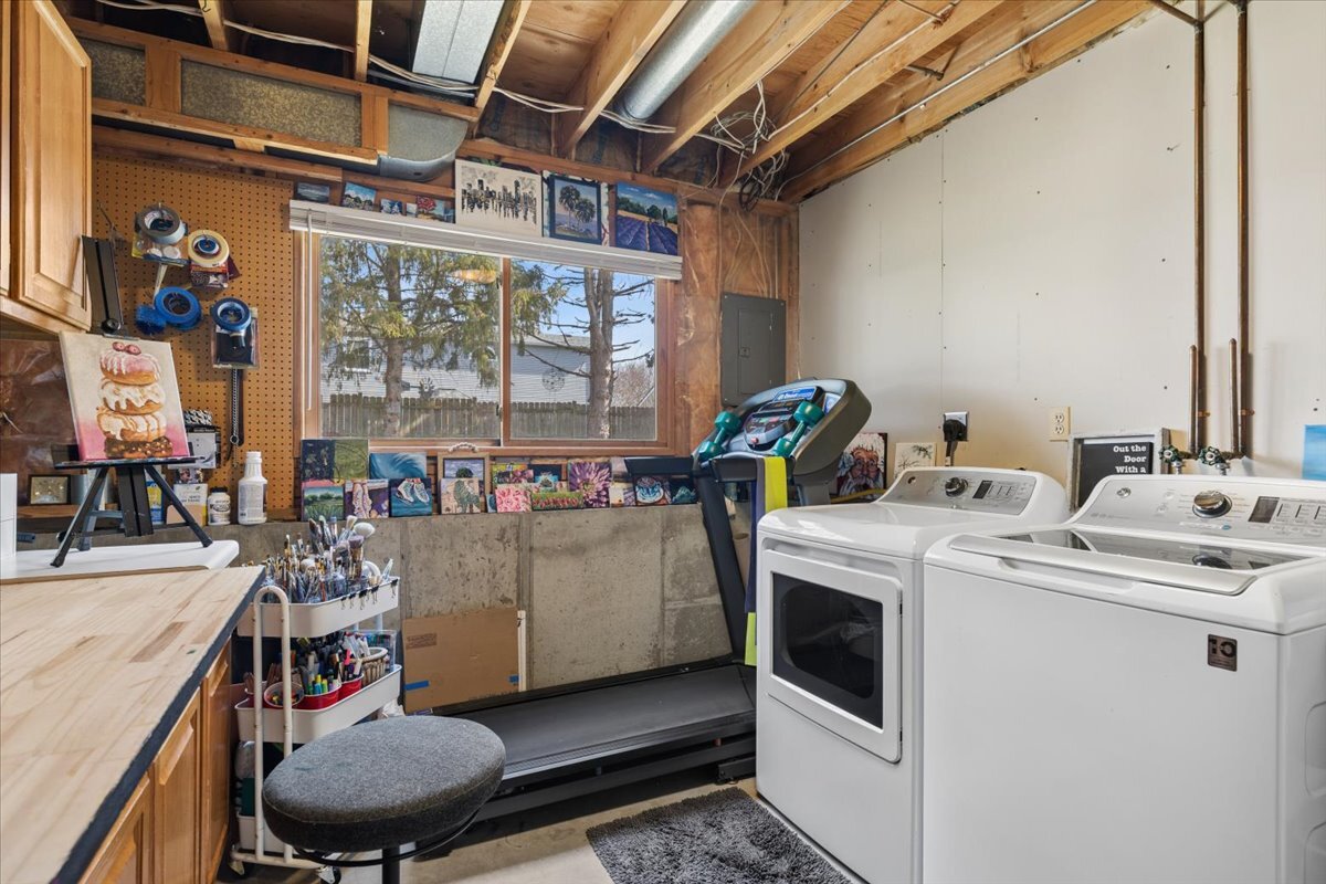 204 S Carriage Trail