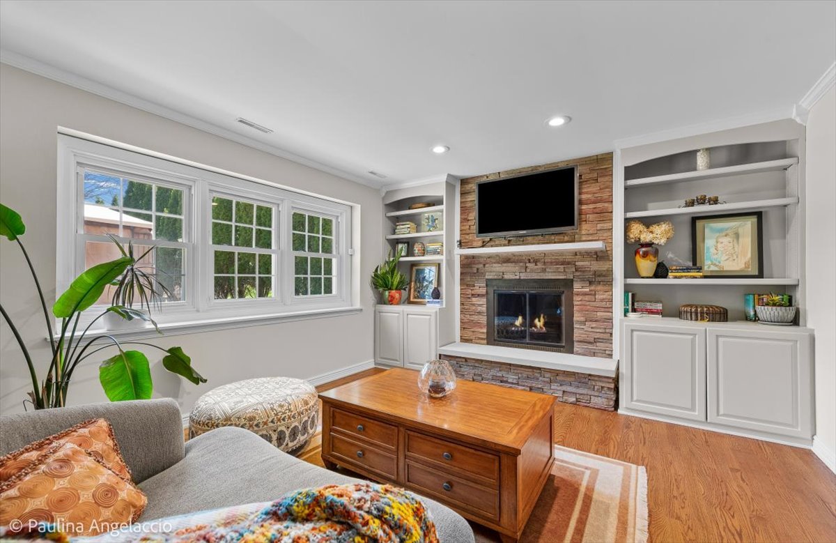 649 Greenbrier Lane