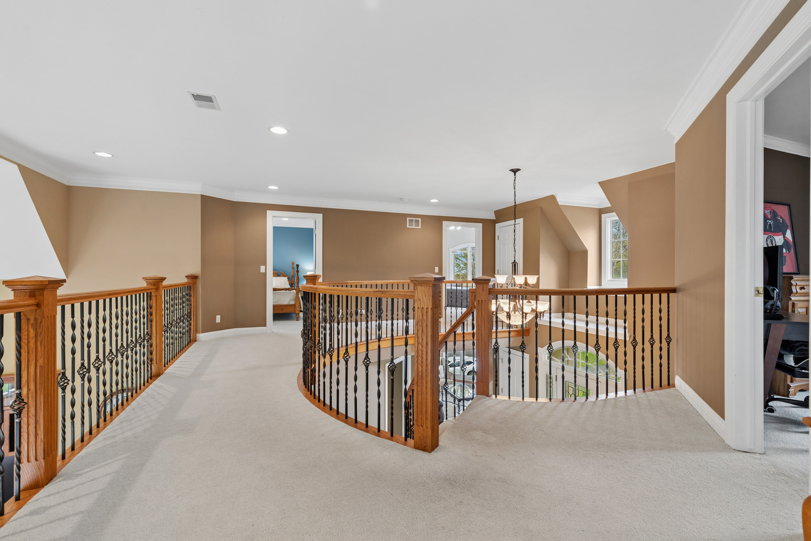 2719 Crystal Way