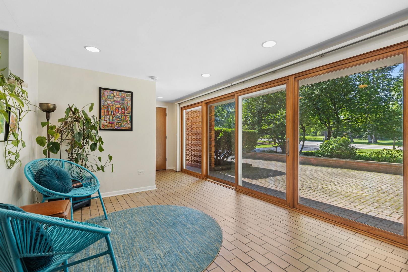 888 Country Club Road