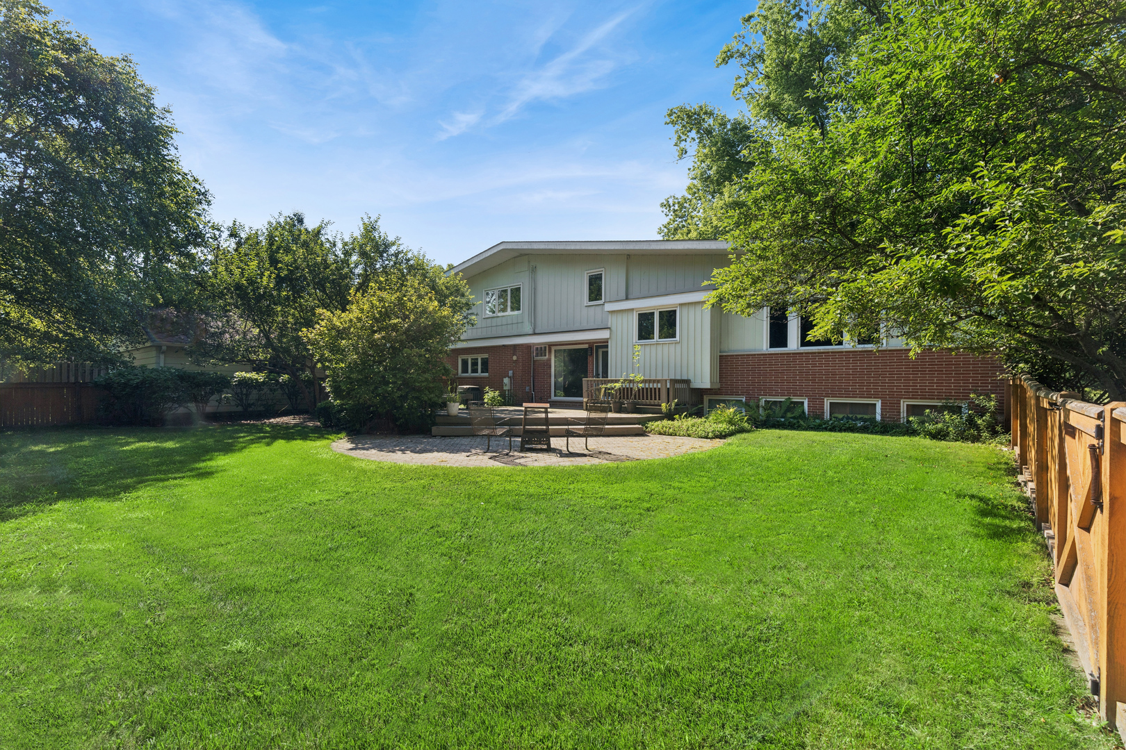 888 Country Club Road