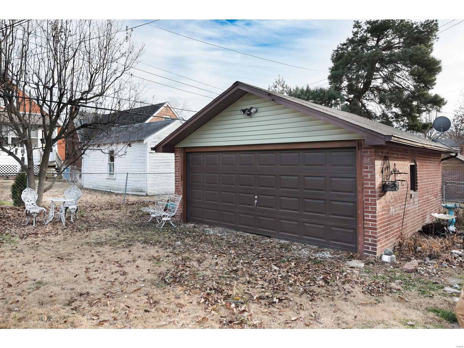 1140 Edward Terrace