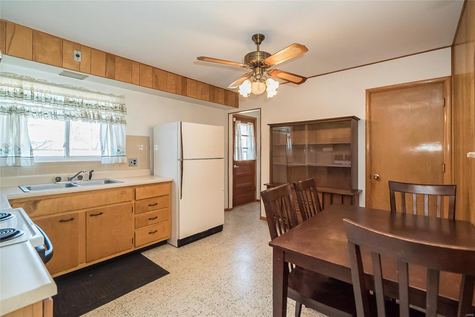 1477 Broadlawns Lane