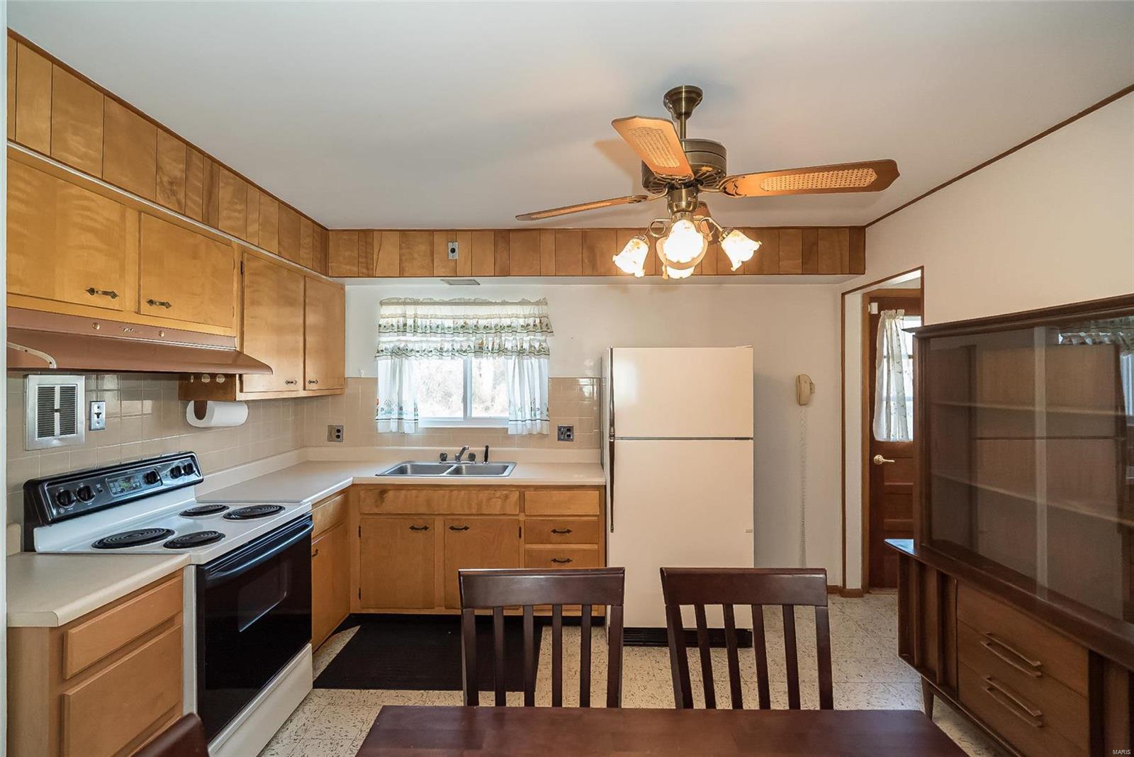 1477 Broadlawns Lane