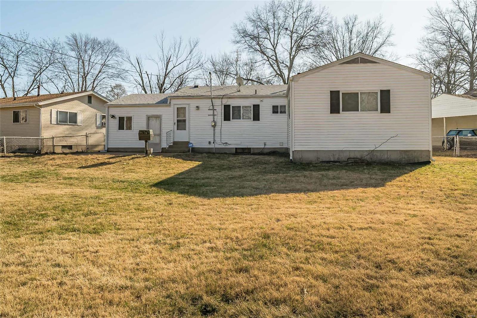 1477 Broadlawns Lane