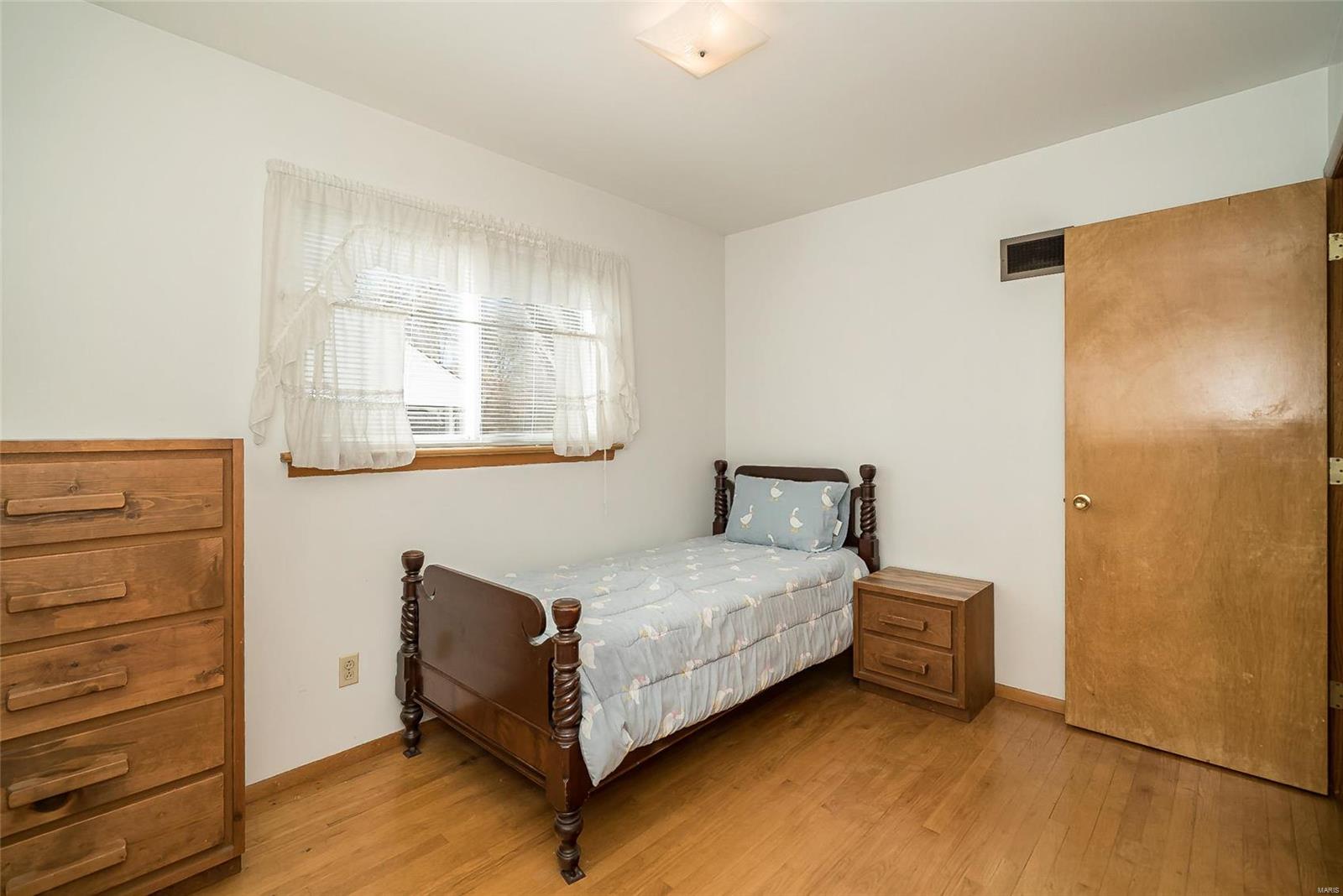1477 Broadlawns Lane