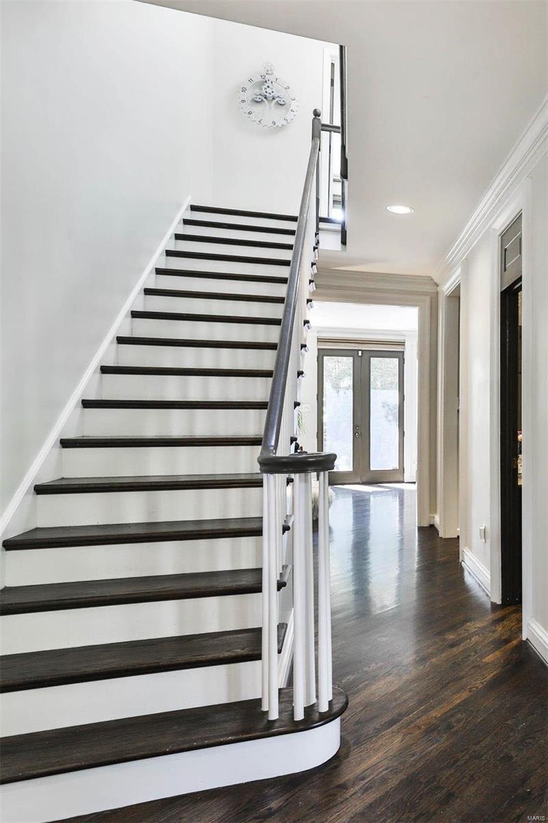 4504 Pershing Place