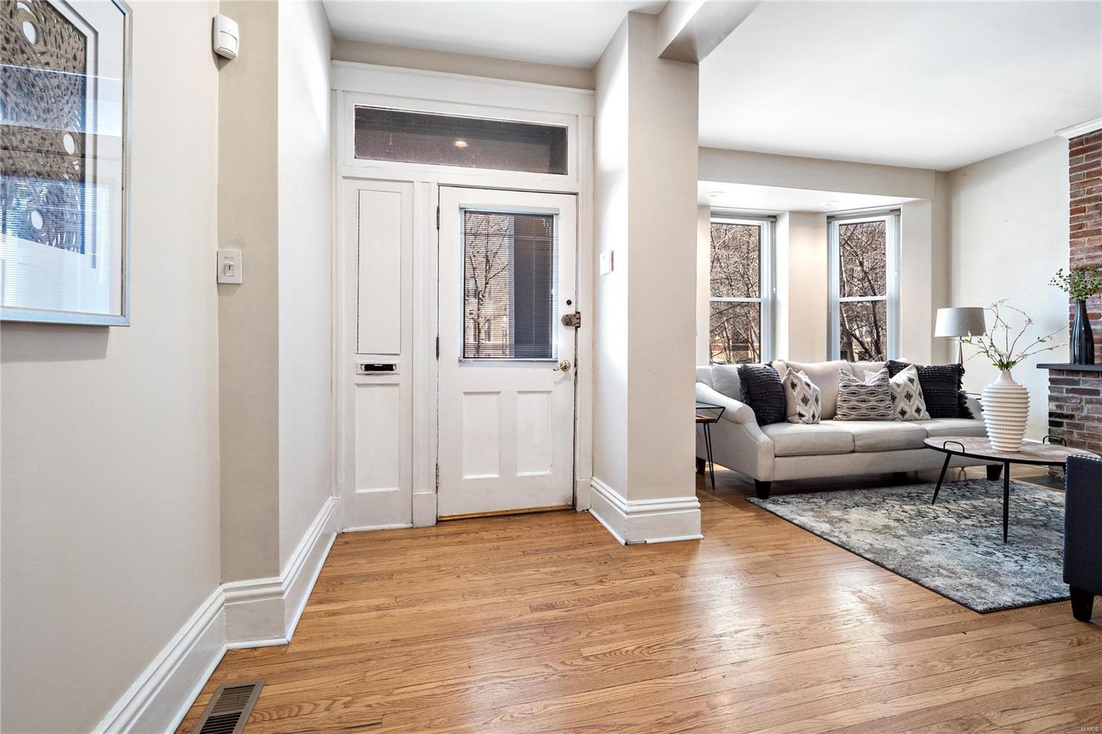 4938 McPherson Avenue Unit: 1