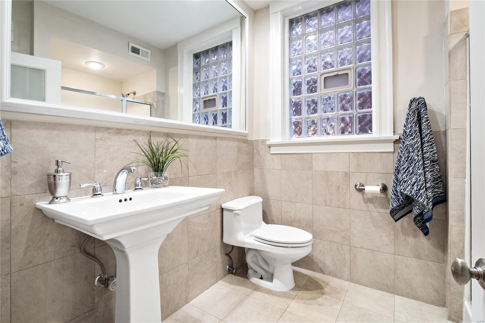 4938 McPherson Avenue Unit: 1
