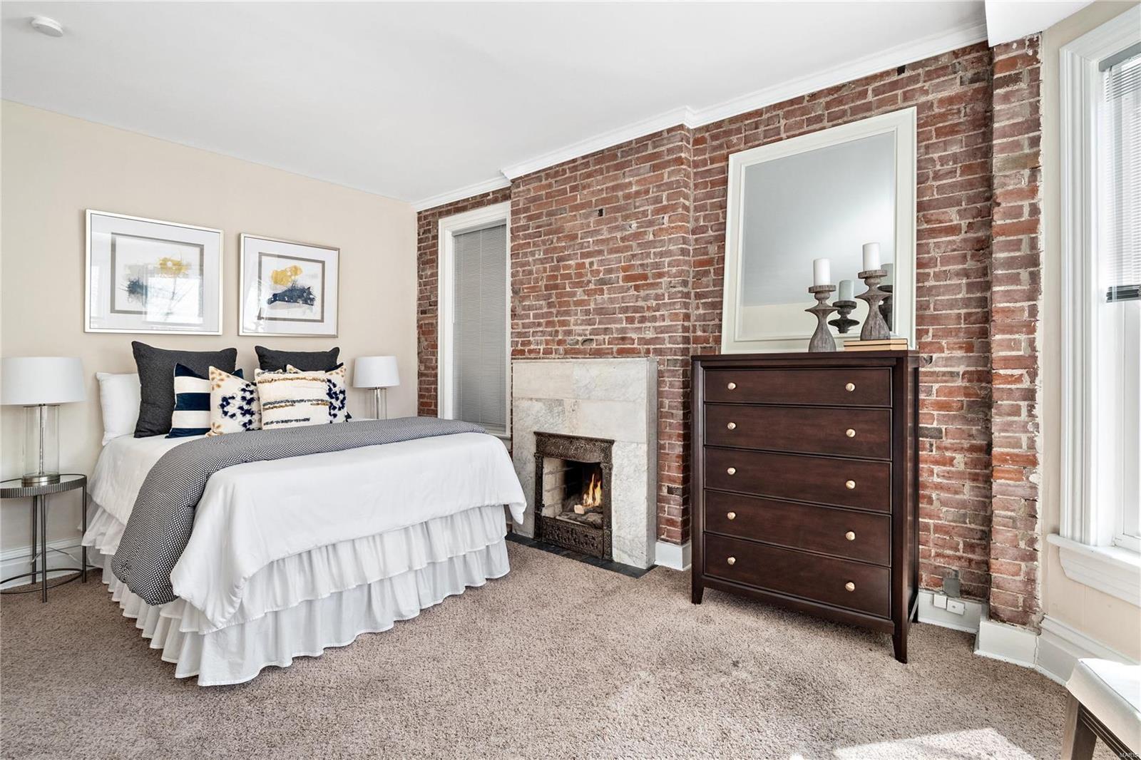 4938 McPherson Avenue Unit: 1