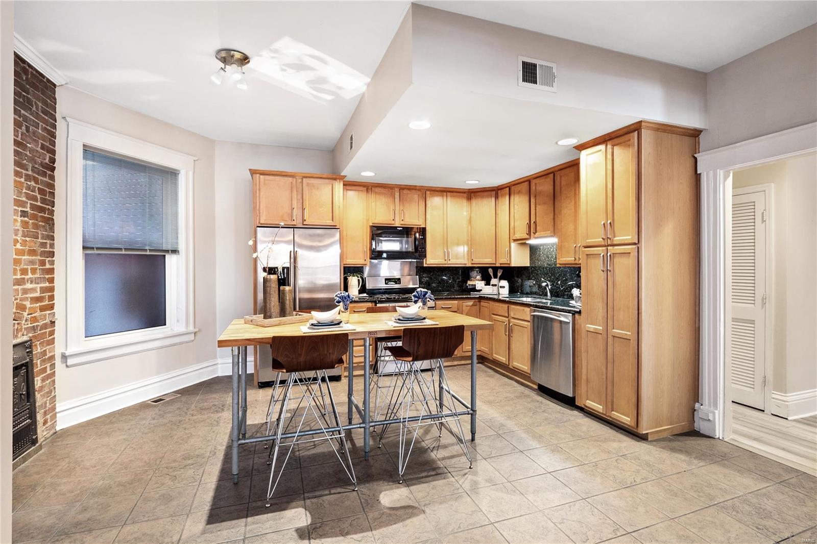 4938 McPherson Avenue Unit: 1