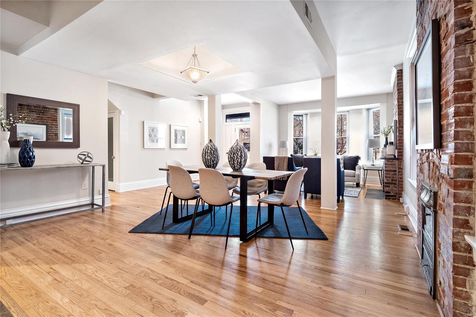 4938 McPherson Avenue Unit: 1