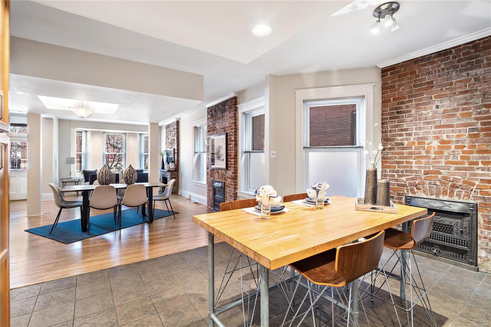4938 McPherson Avenue Unit: 1