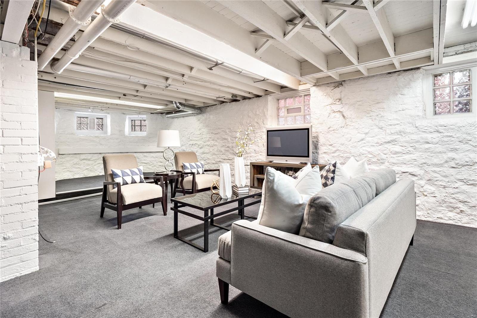 4938 McPherson Avenue Unit: 1