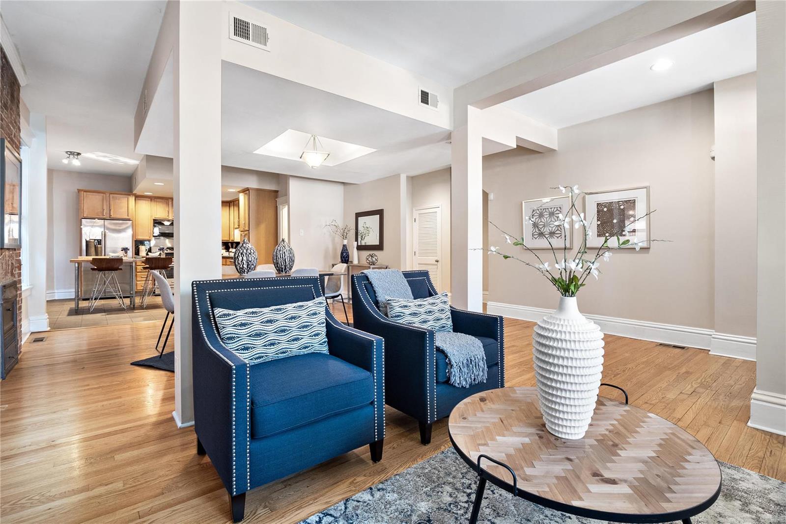 4938 McPherson Avenue Unit: 1