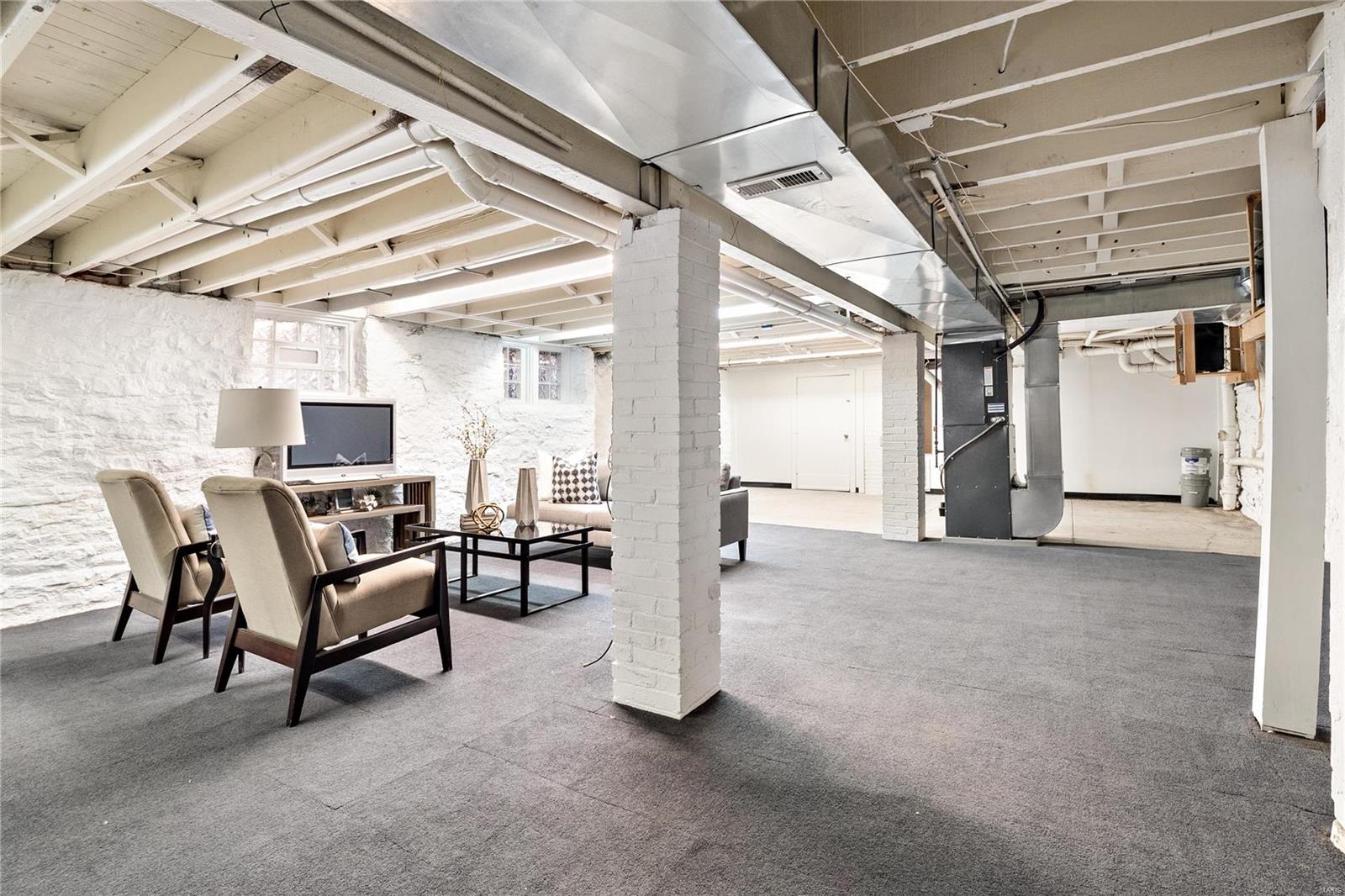 4938 McPherson Avenue Unit: 1