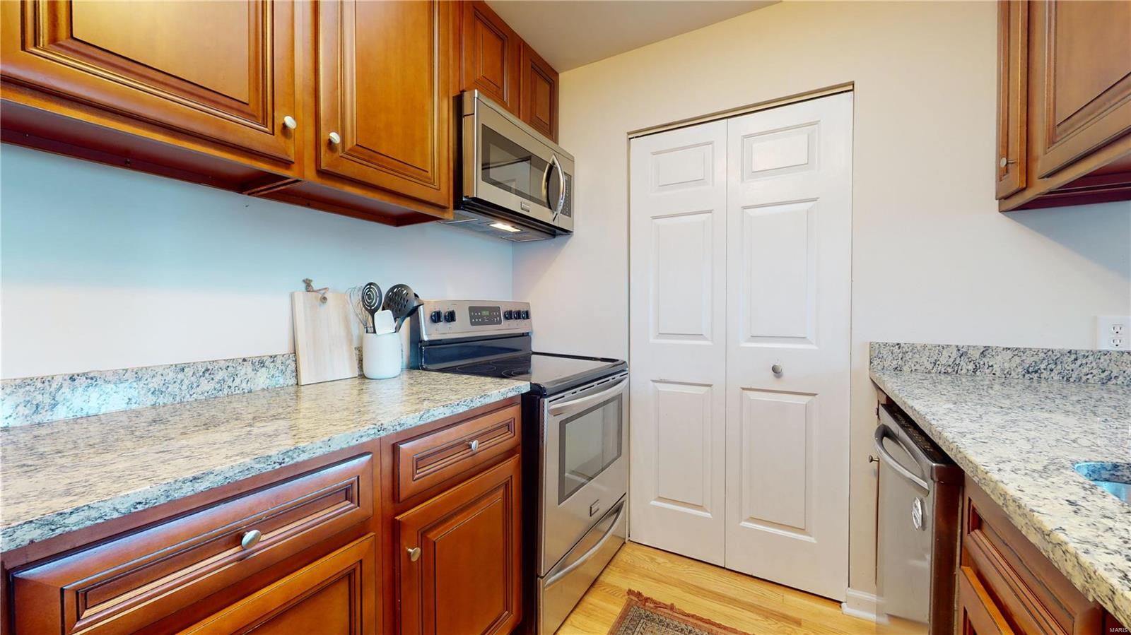 2310 Rutger Street Unit: 10F