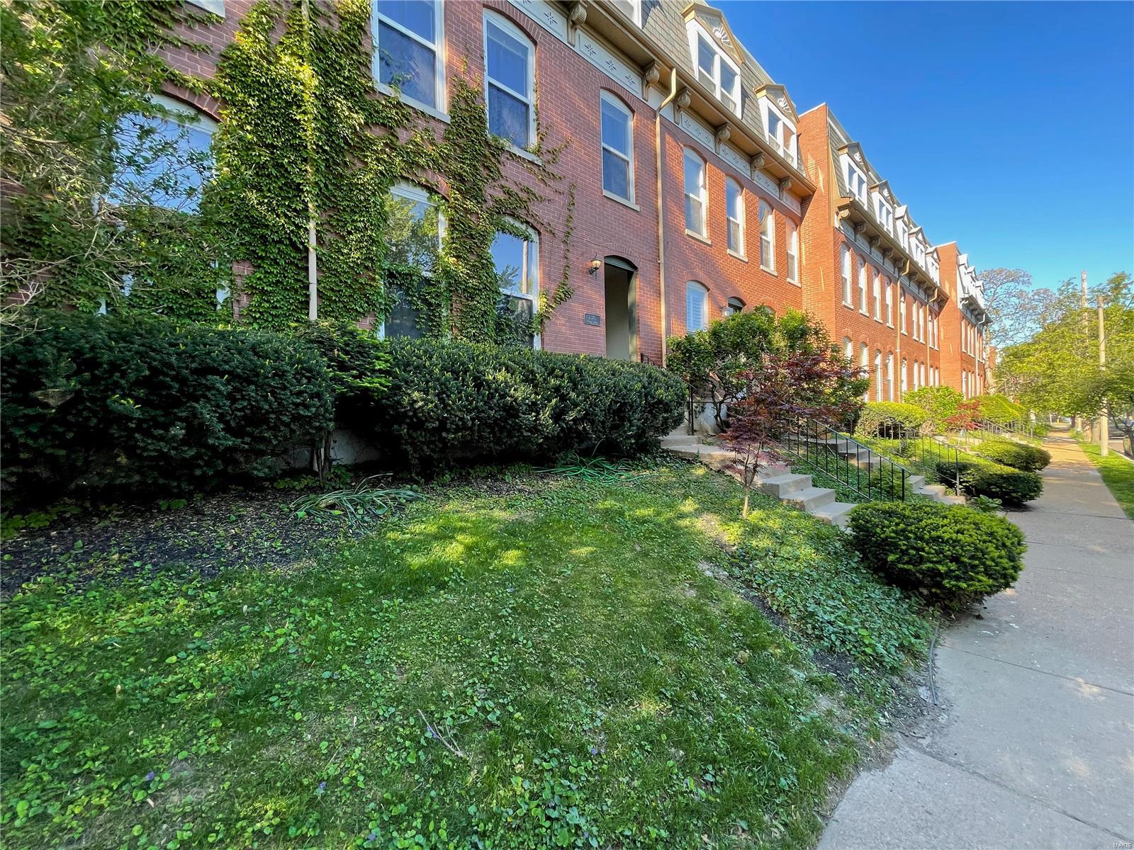 2310 Rutger Street Unit: 10F