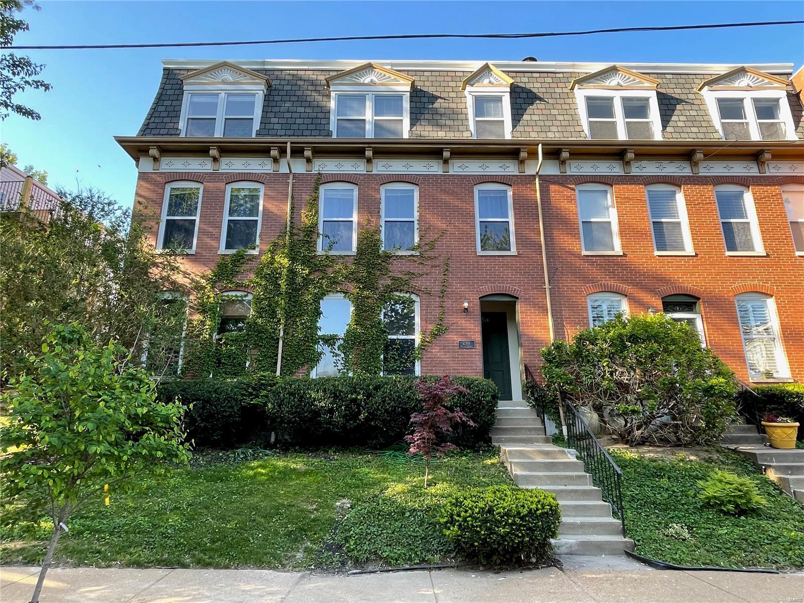 2310 Rutger Street Unit: 10F