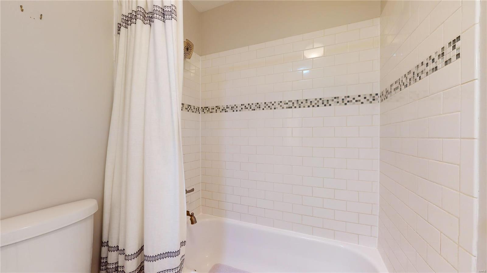 2310 Rutger Street Unit: 10F