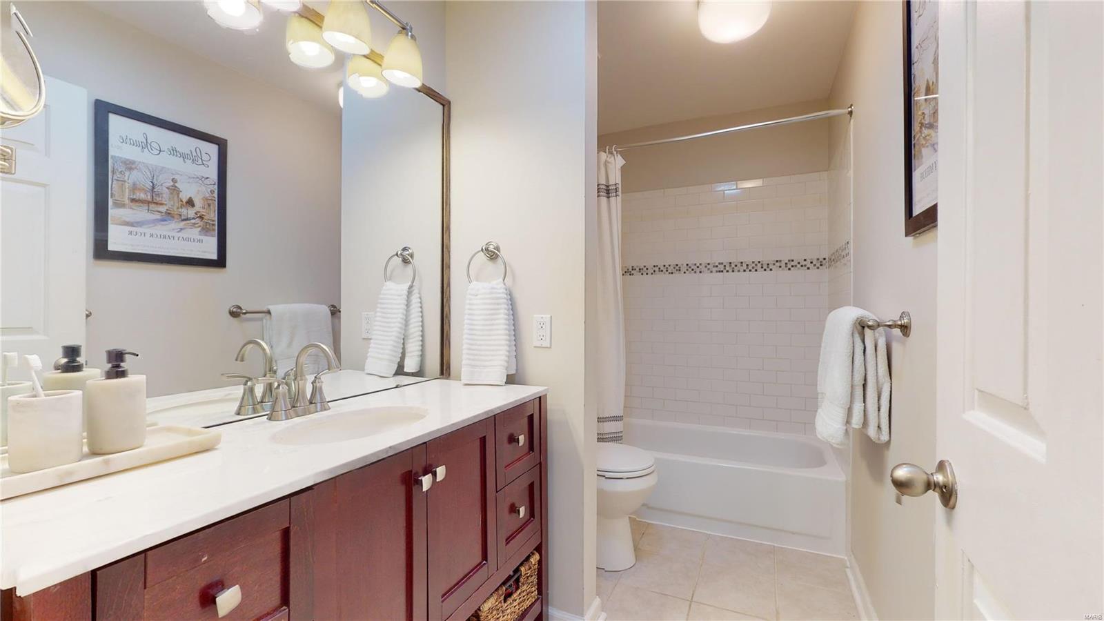 2310 Rutger Street Unit: 10F