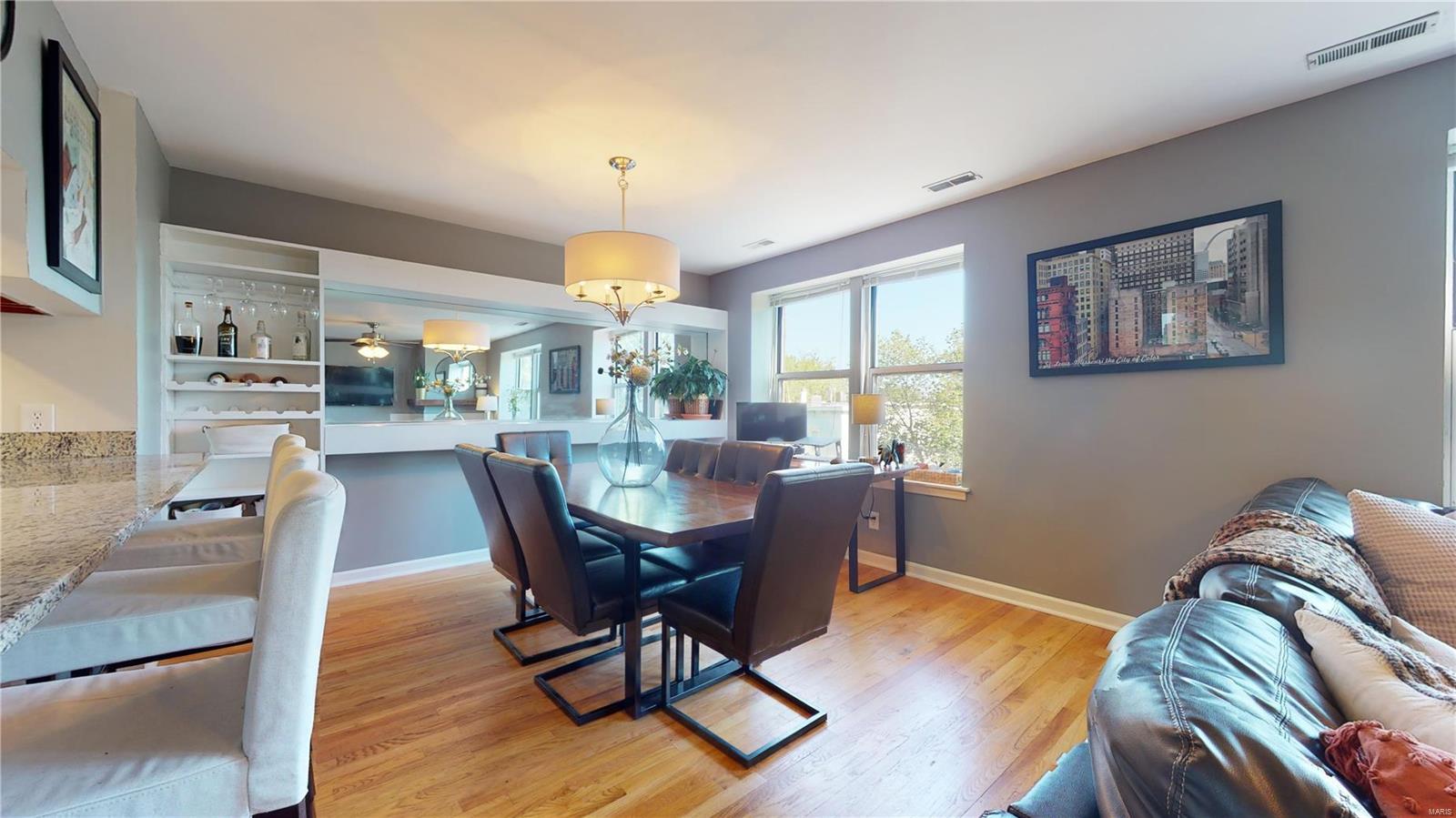 2310 Rutger Street Unit: 10F