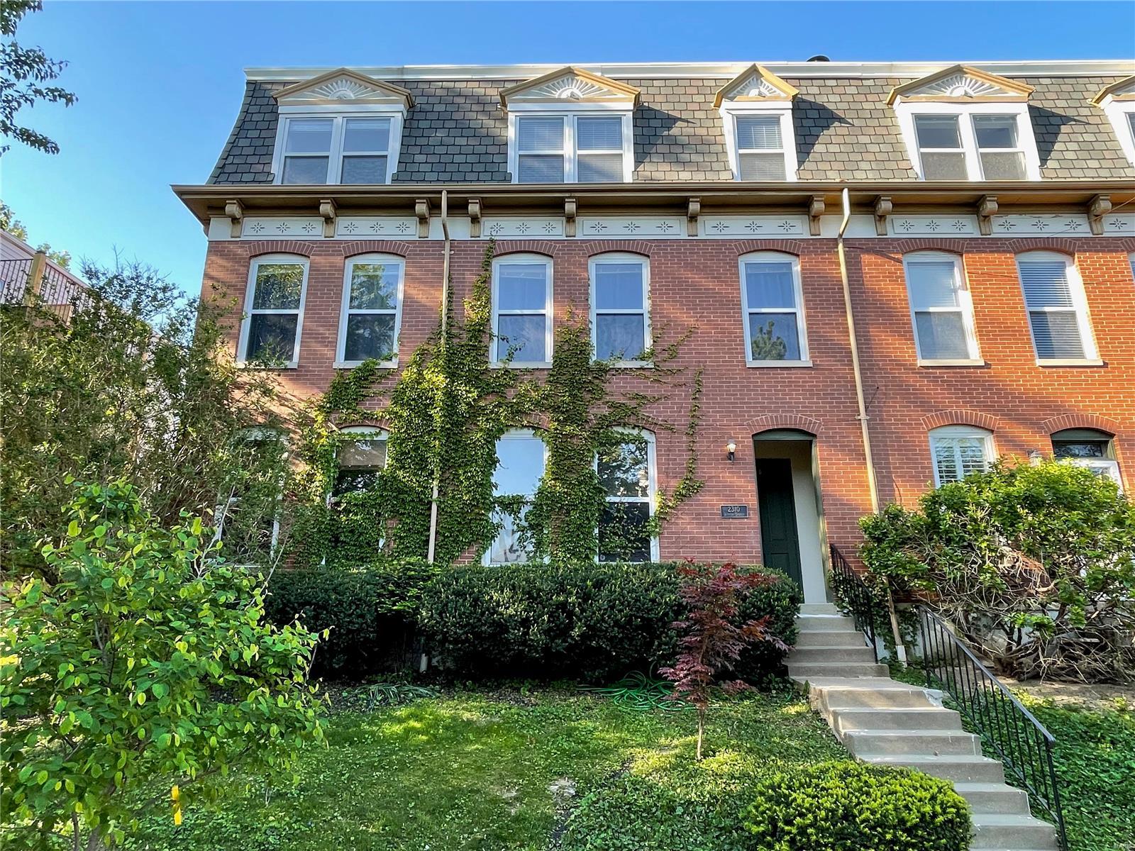 2310 Rutger Street Unit: 10F
