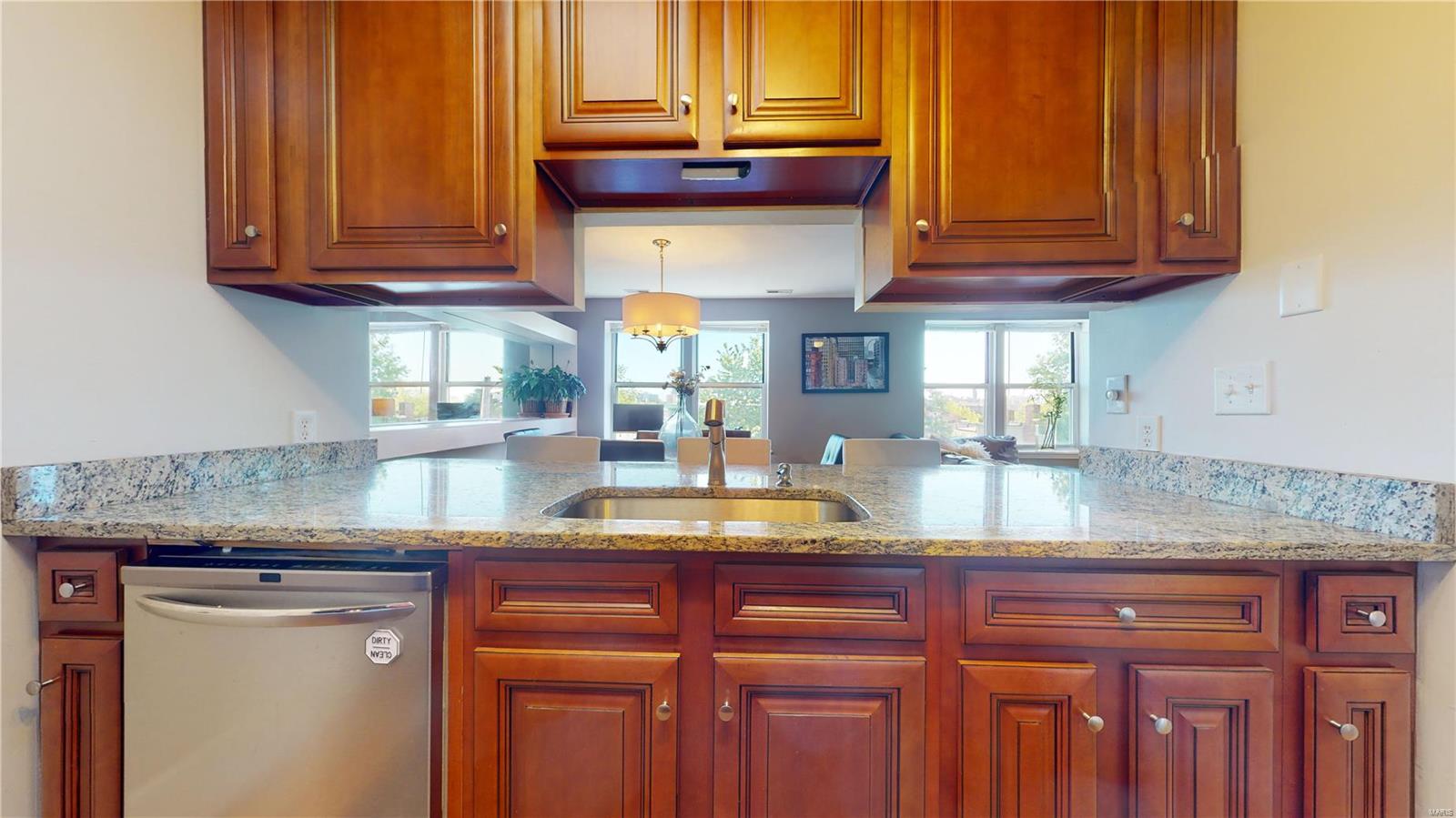 2310 Rutger Street Unit: 10F