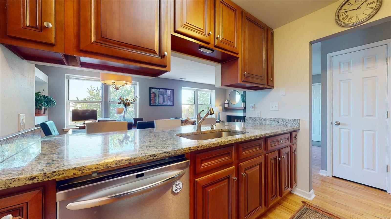 2310 Rutger Street Unit: 10F