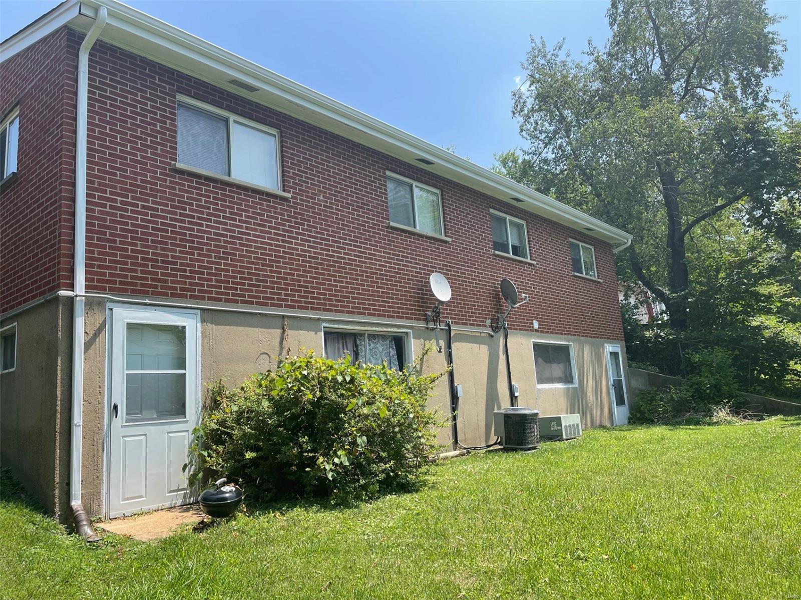 10000 Livingston Avenue