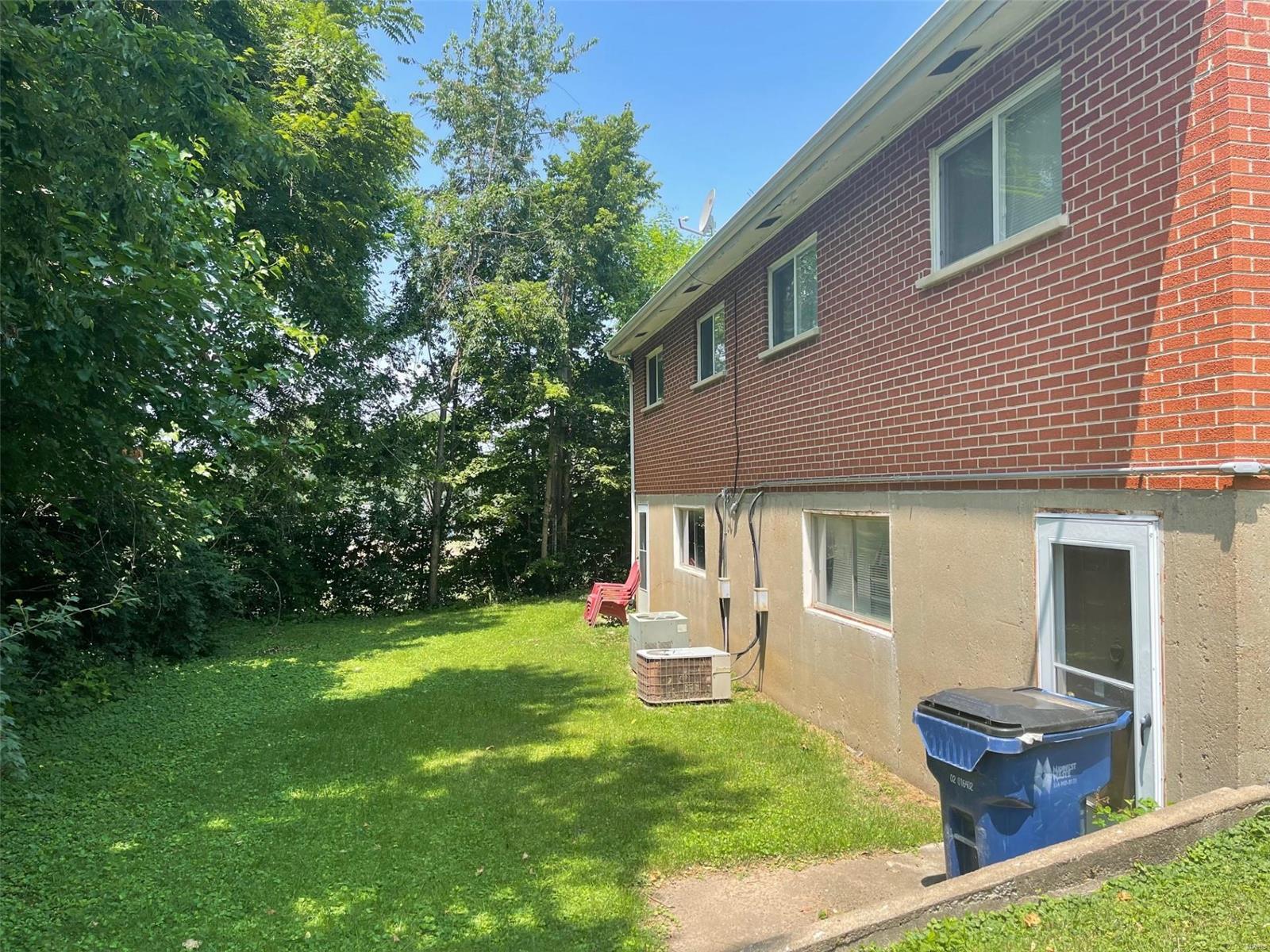 10000 Livingston Avenue