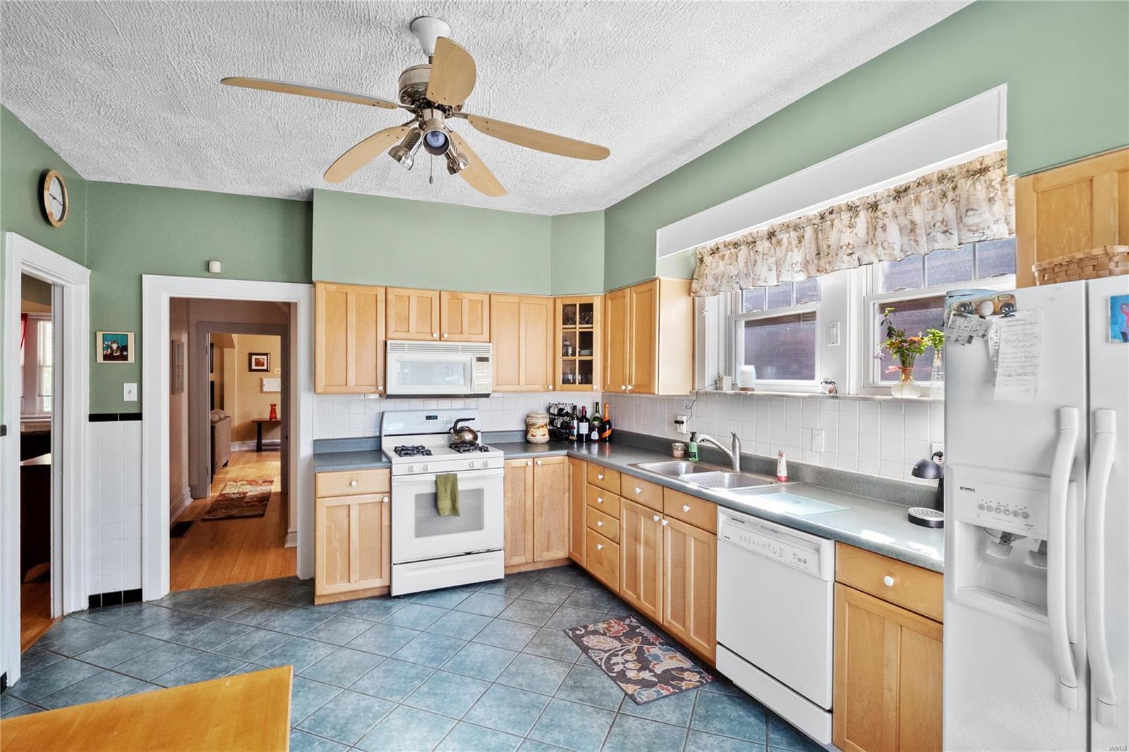 3818 Loughborough Avenue
