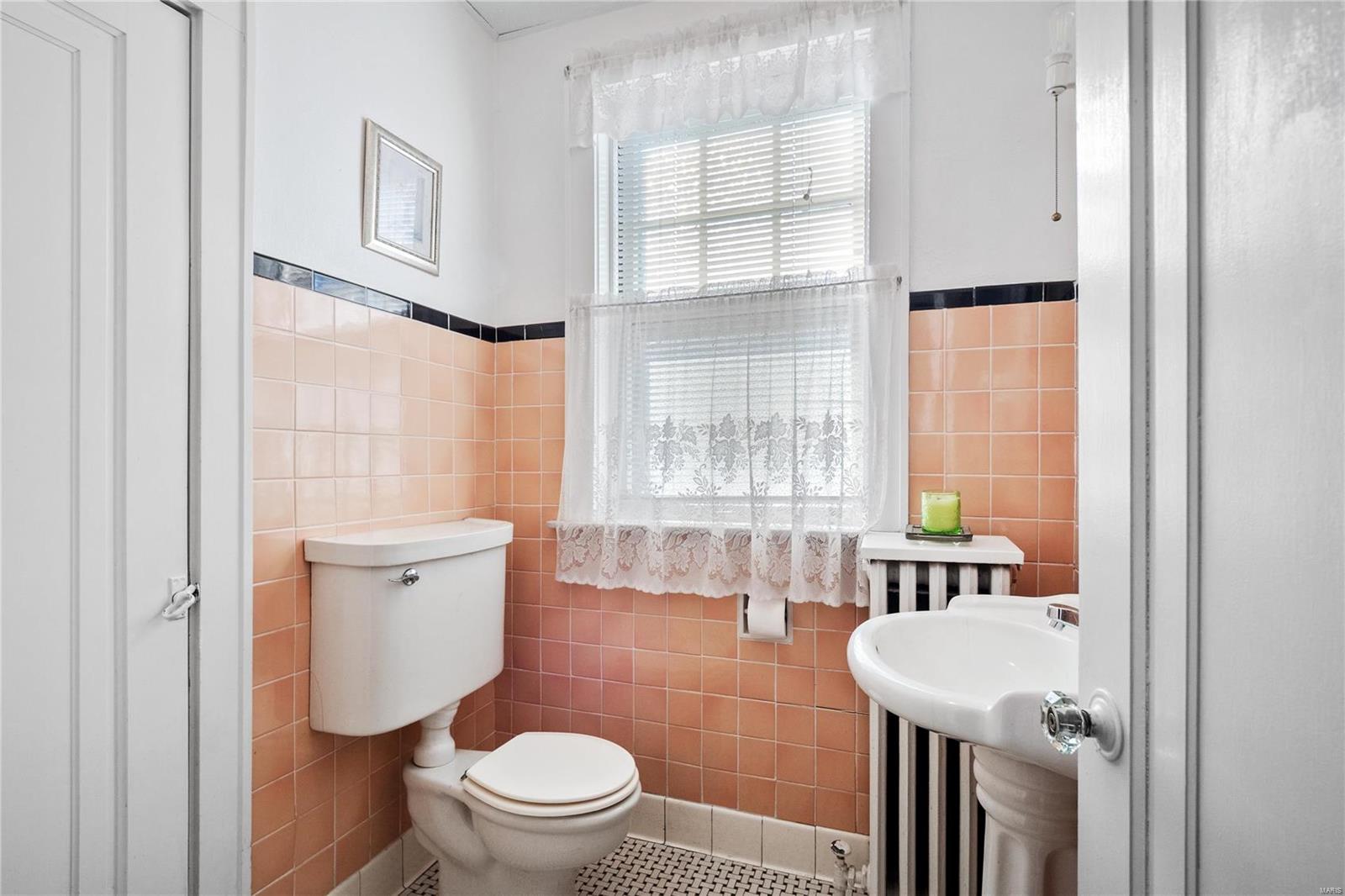 3818 Loughborough Avenue