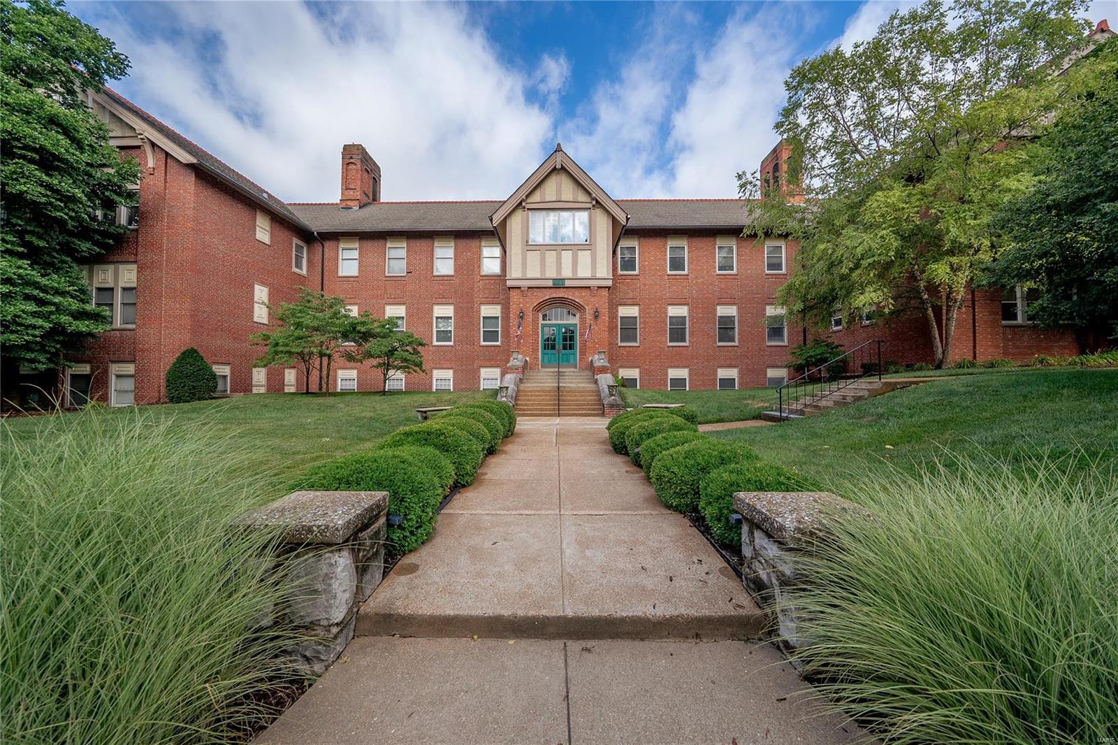 533 Colebrook Drive Unit: D